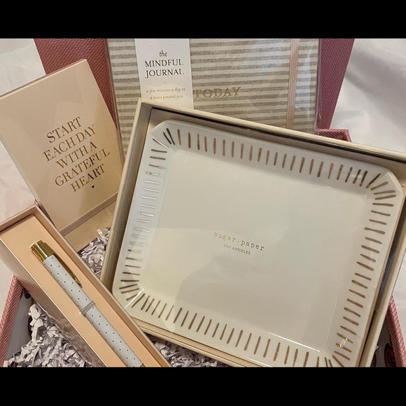 Beautiful Sugar Paper Selection: Trinket Large Tray, Note Pad and Dotted Pen. - Picture 5 of 9